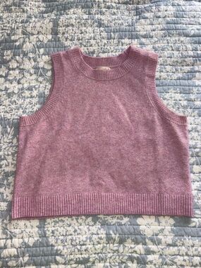 Universal Thread Vest